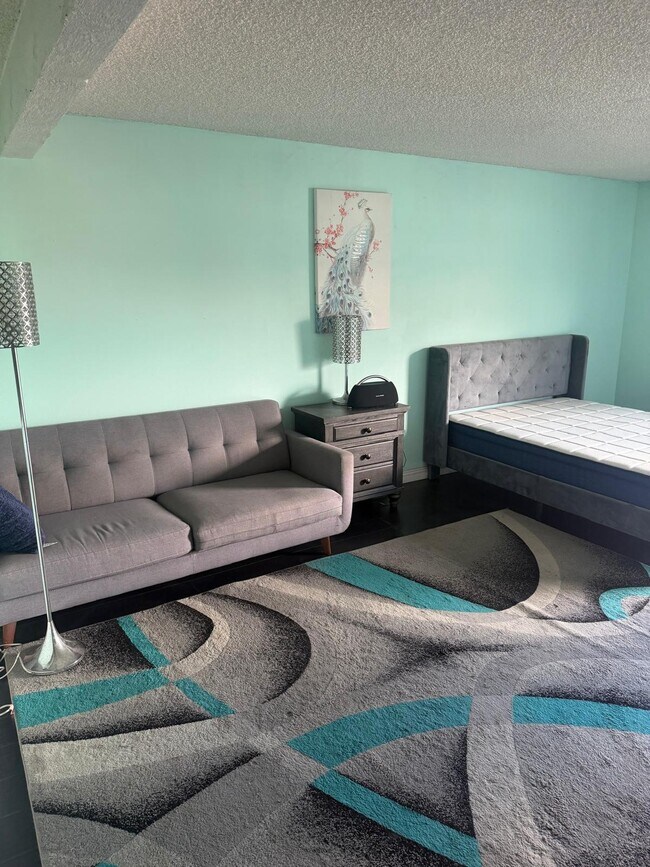 Foto del edificio - 5460 White Oak Ave