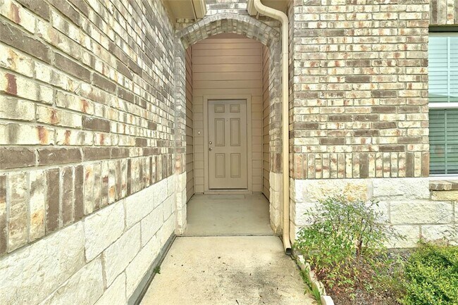 Building Photo - 6301 Wideleaf Dr