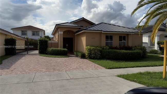Building Photo - 1070 NW 129th Pl
