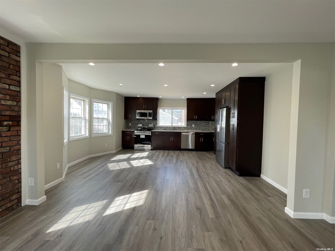 133 Schenck Blvd, Floral Park, NY 11001 Room for Rent in Floral Park, NY