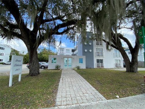 Primary Photo - 3101 SW 27th Ave