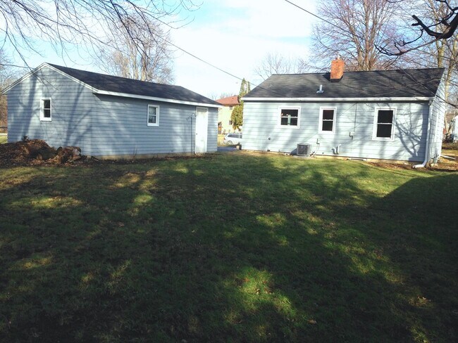 Building Photo - 3401 Richard St