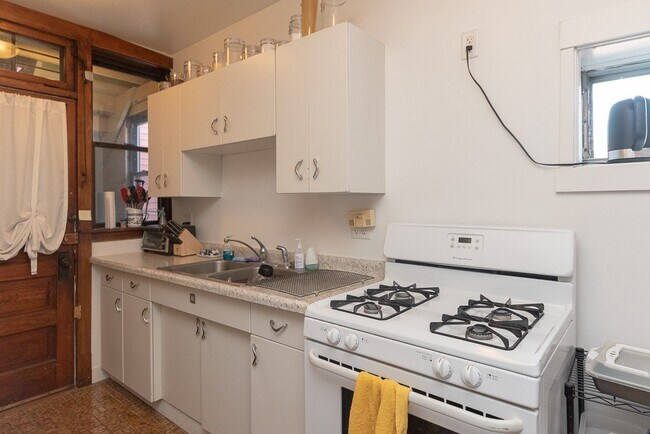 Foto del edificio - 3615 N Paulina St