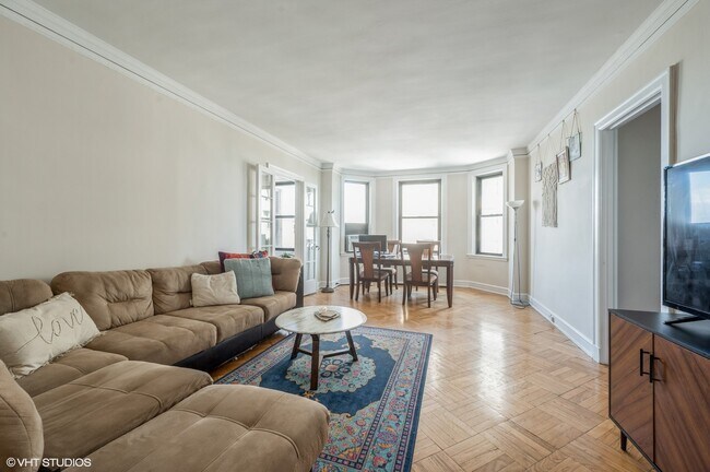 Foto del edificio - 2000 N Lincoln Park West St