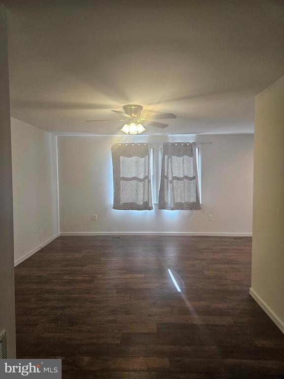 Building Photo - 715 Cooper Landing Rd