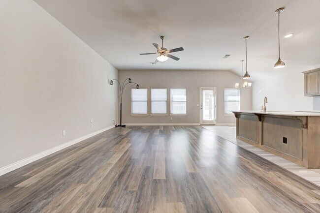 Foto del edificio - 806 Barbaroot Dr