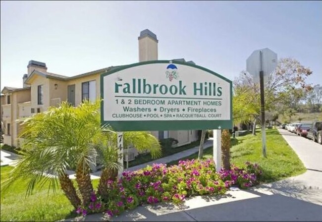 Foto del edificio - Fallbrook Hills Apartments