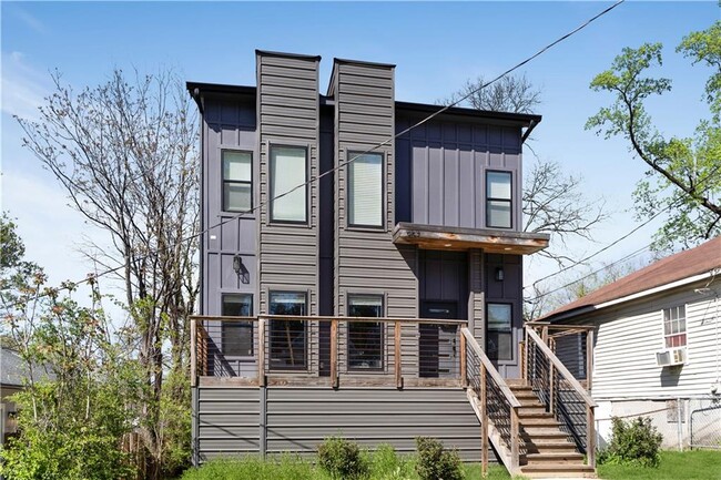 Building Photo - 957 Ashby Grove SW
