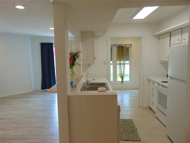 Foto del edificio - 3220 69th St