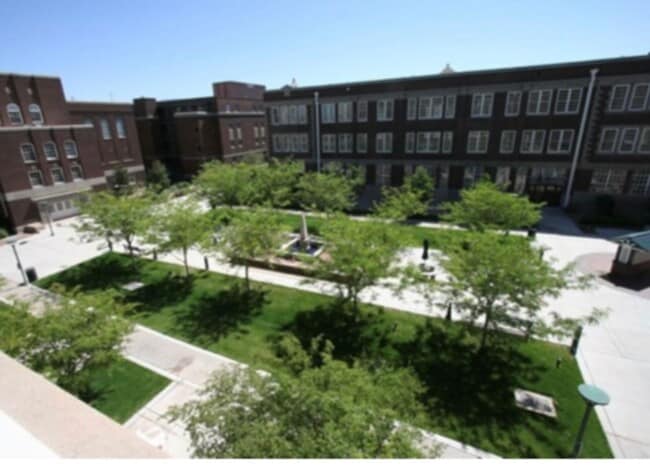 Building Photo - COMING SOON Beautiful 2BR , 2BA 2nd floor ...