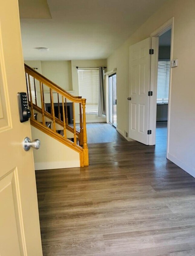 Foto principal - 2101 Darnis Cir