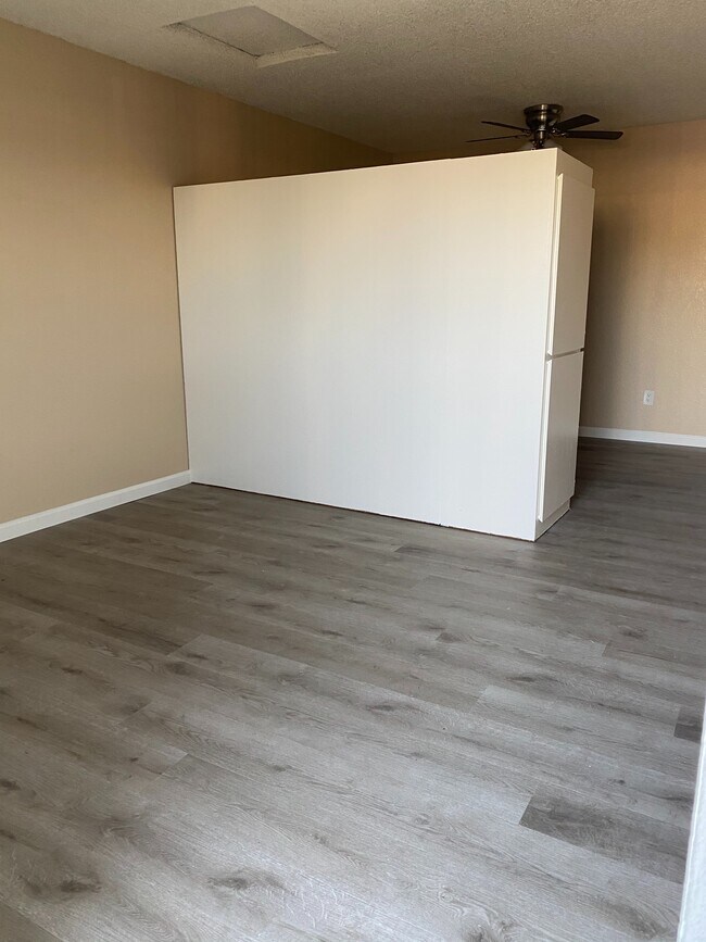 The Sunset Apartments Apartments in Bakersfield, CA