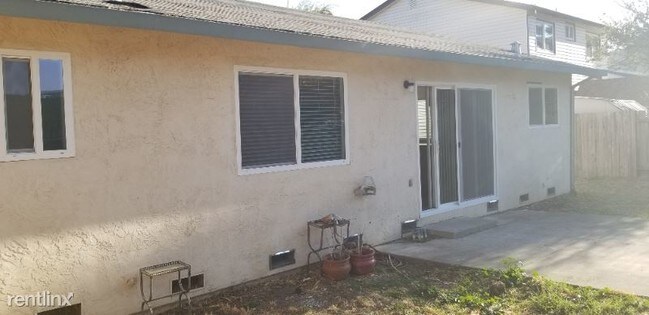 Building Photo - 4 br, 2 bath House - 910 La Cruz Lane