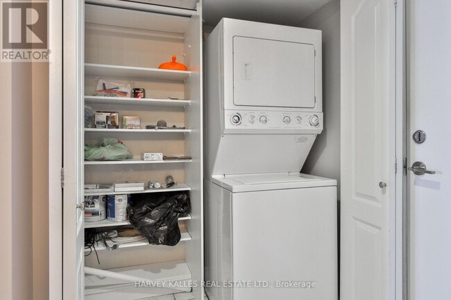 Building Photo - 8 Rean Dr