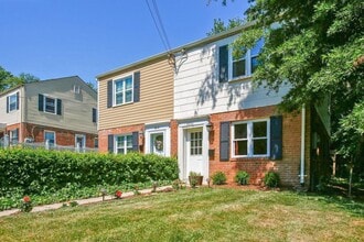Building Photo - 5810 Fifer Dr