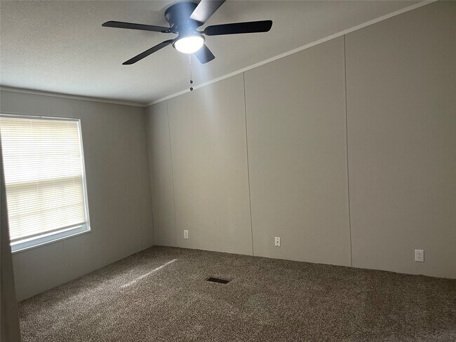 Foto del edificio - 15661 Deer Glen Ln