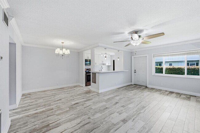 Foto del edificio - 2110 NE 42nd St