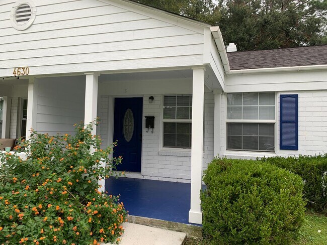 Foto del edificio - 4630 Oakwood Ave