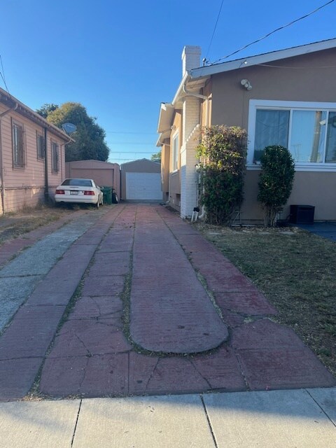 Foto del edificio - 2307 64th Ave