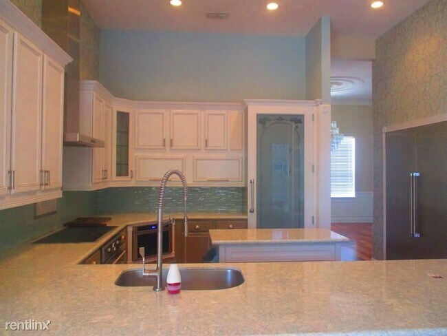 Building Photo - 5 br, 4 bath House - 340 S Mill View Way