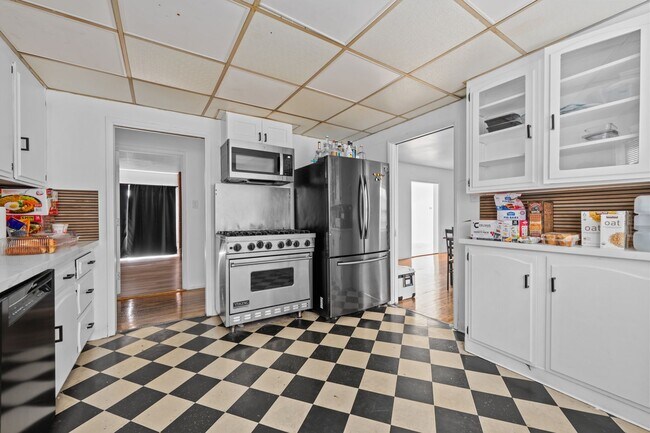 Foto del edificio - Recently remodeled with no back house!