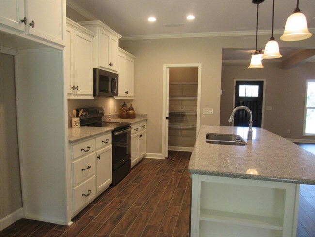Building Photo - 256 Cedar Grove Ln