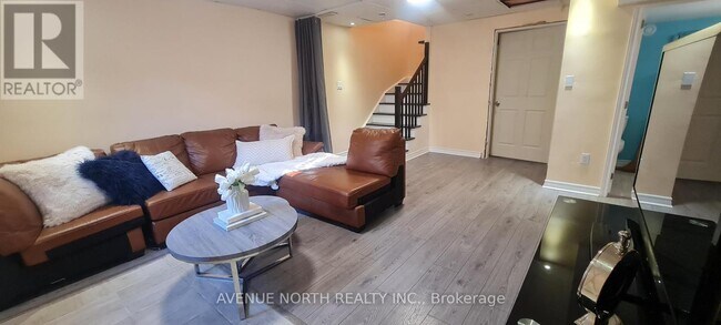 Photo du bâtiment - 339 Sugar Pine Cres