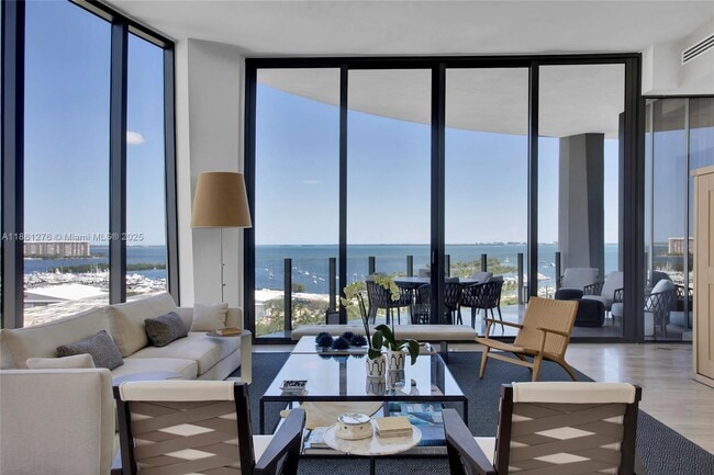Building Photo - 2811 S Bayshore Dr