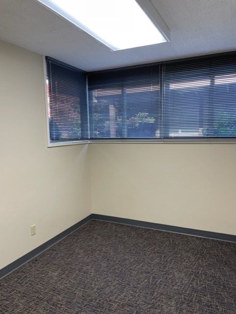 Foto del edificio - 681 Oak Grove Ave