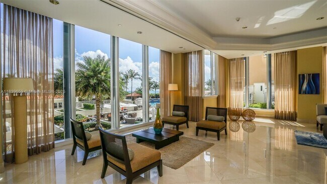 Foto del edificio - 4779 Collins Ave