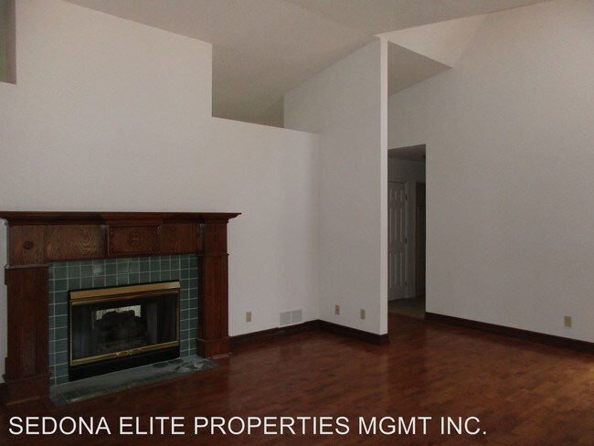 Building Photo - 3 br, 2.5 bath House - 120 YAVAPAI TRAIL