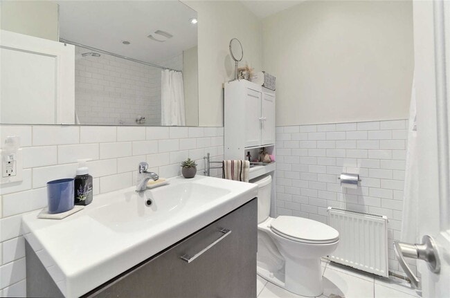 Building Photo - RENOVATED- Private Large 2 BEDROOM 1 Bath ...