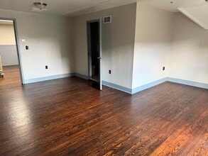 Very Large Suite - Semi-Private Bathroom - 308 North St, 9 Month Lease, Meals Included