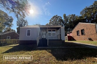 Building Photo - 2709 Henley Dr