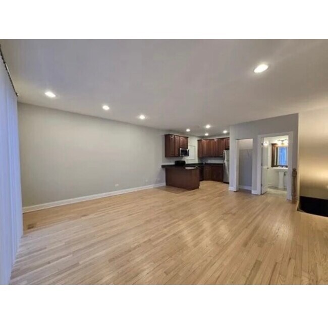 Foto del edificio - 3831 N Kedzie Ave