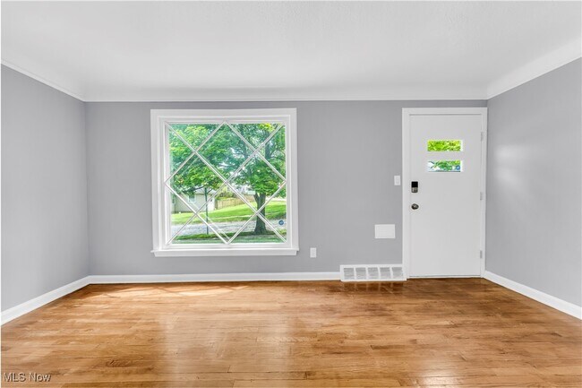Foto del edificio - 135 Greencroft Rd