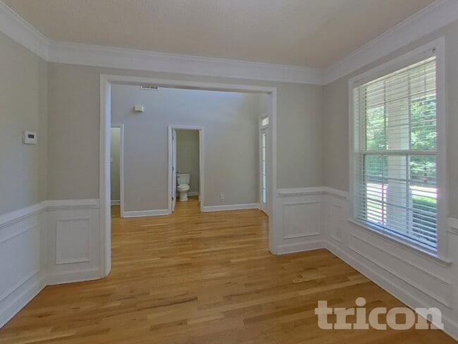 Building Photo - 111 Beaverbrook Ln