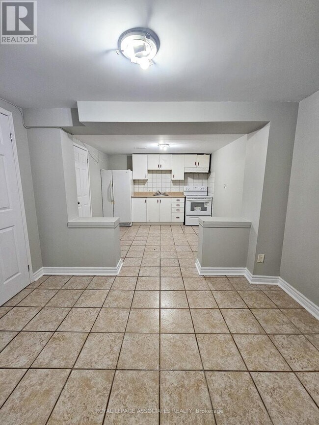 Building Photo - 175 Ecclestone Dr