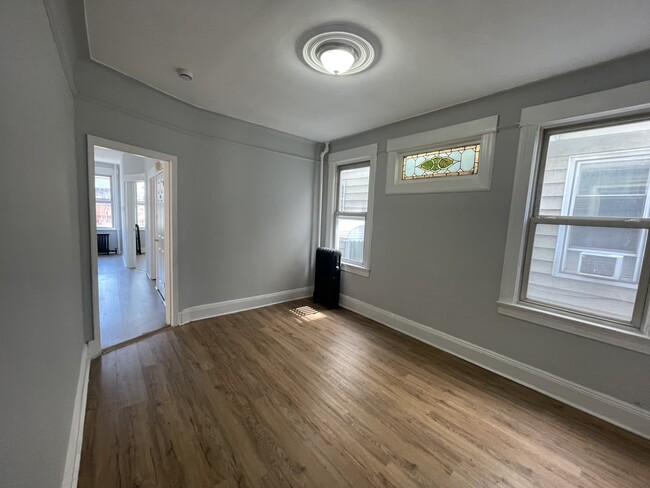 Building Photo - 119 Woodlawn Ave