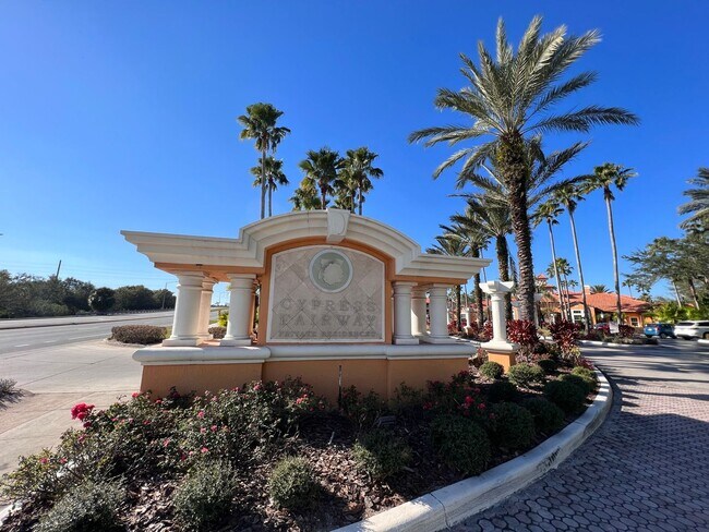 Building Photo - Great apartment close to Millenia Mall!
