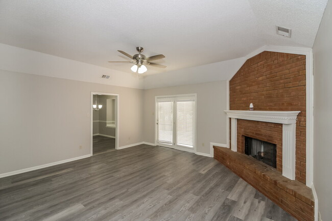 Foto del edificio - 1365 Sandy Stone Ln
