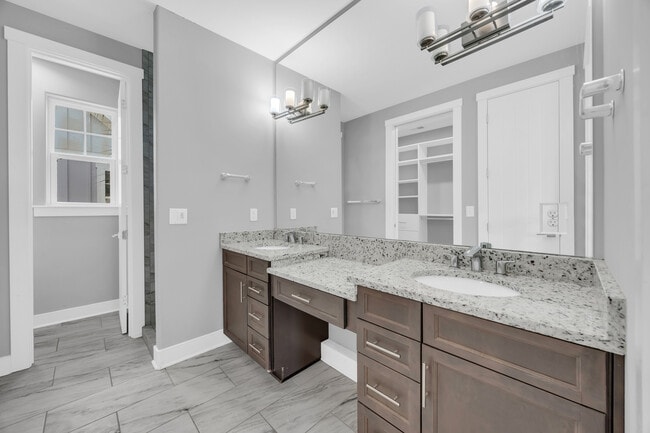 Master Bath - 5349 Ocean Village Dr