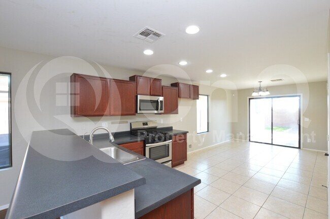 Building Photo - 9263 E Greenway St