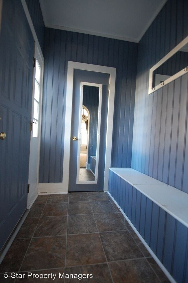 Building Photo - 3 br, 2 bath House - 512 East Jefferson St...