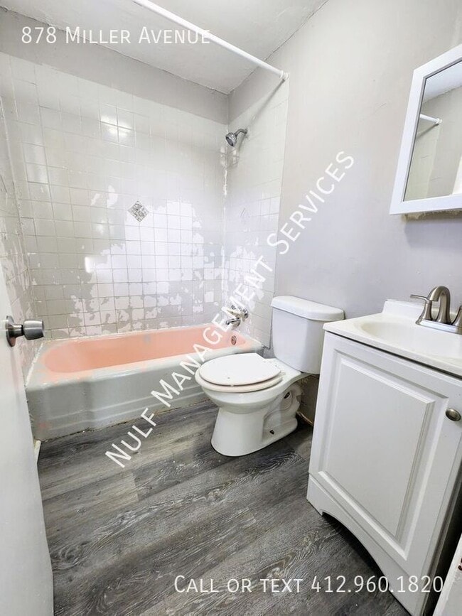 Building Photo - 878 Miller Ave