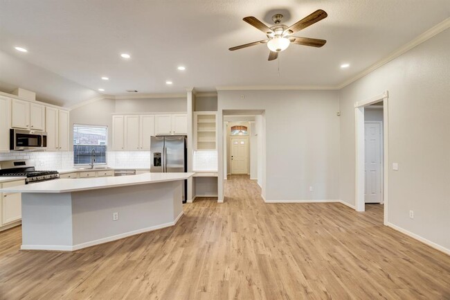 Building Photo - 9311 Cabin Creek Dr