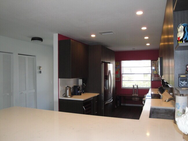 Building Photo - 23 Southport Ln
