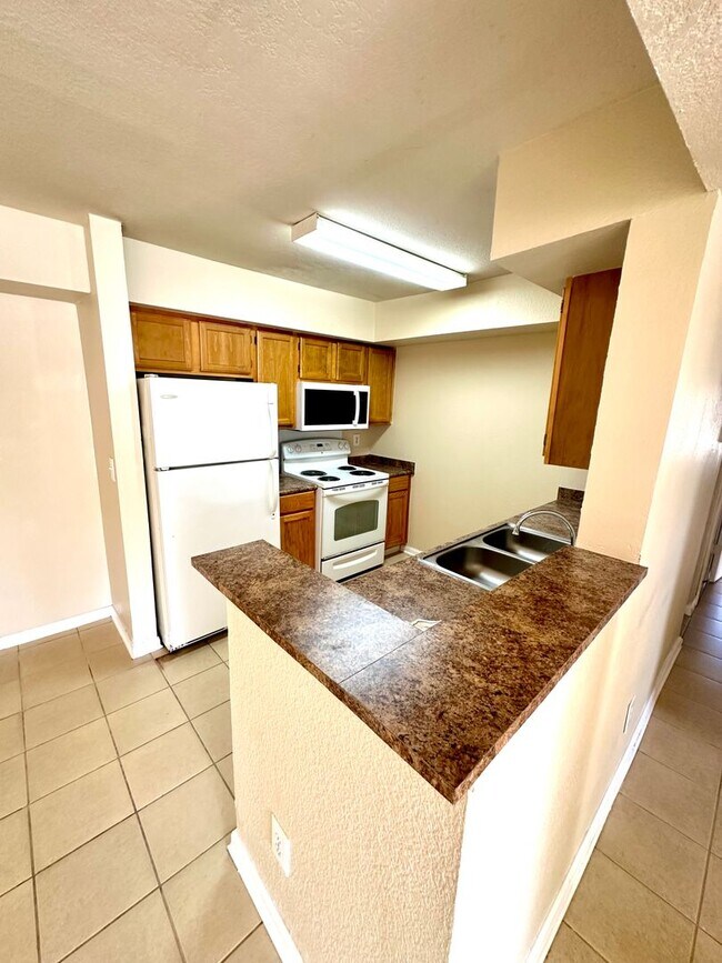 Foto del edificio - Spacious Ground Floor 3B/2B Unfurnished Condo Near the Beach in the Heart of Destin!