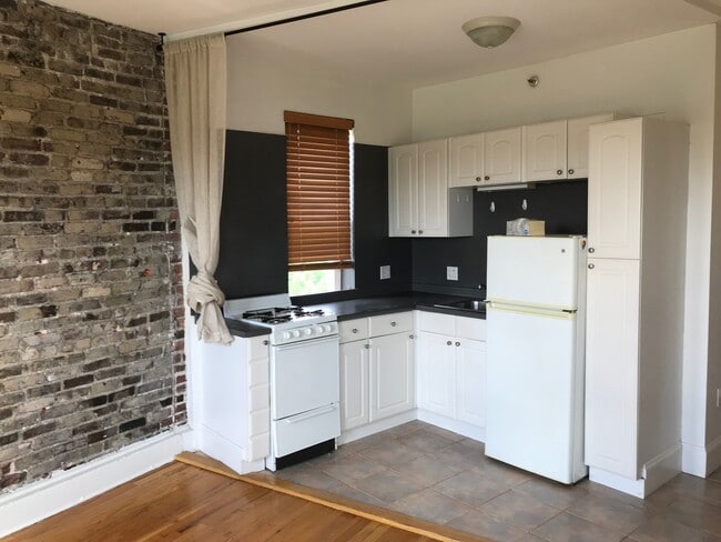 Building Photo - 74 Kilmarnock St