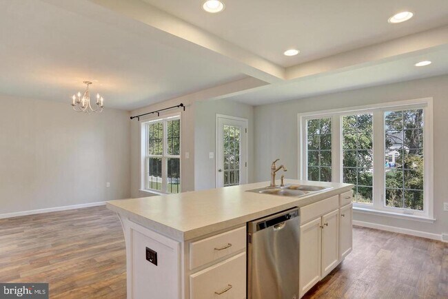 Building Photo - 90 Hoke Farm Way